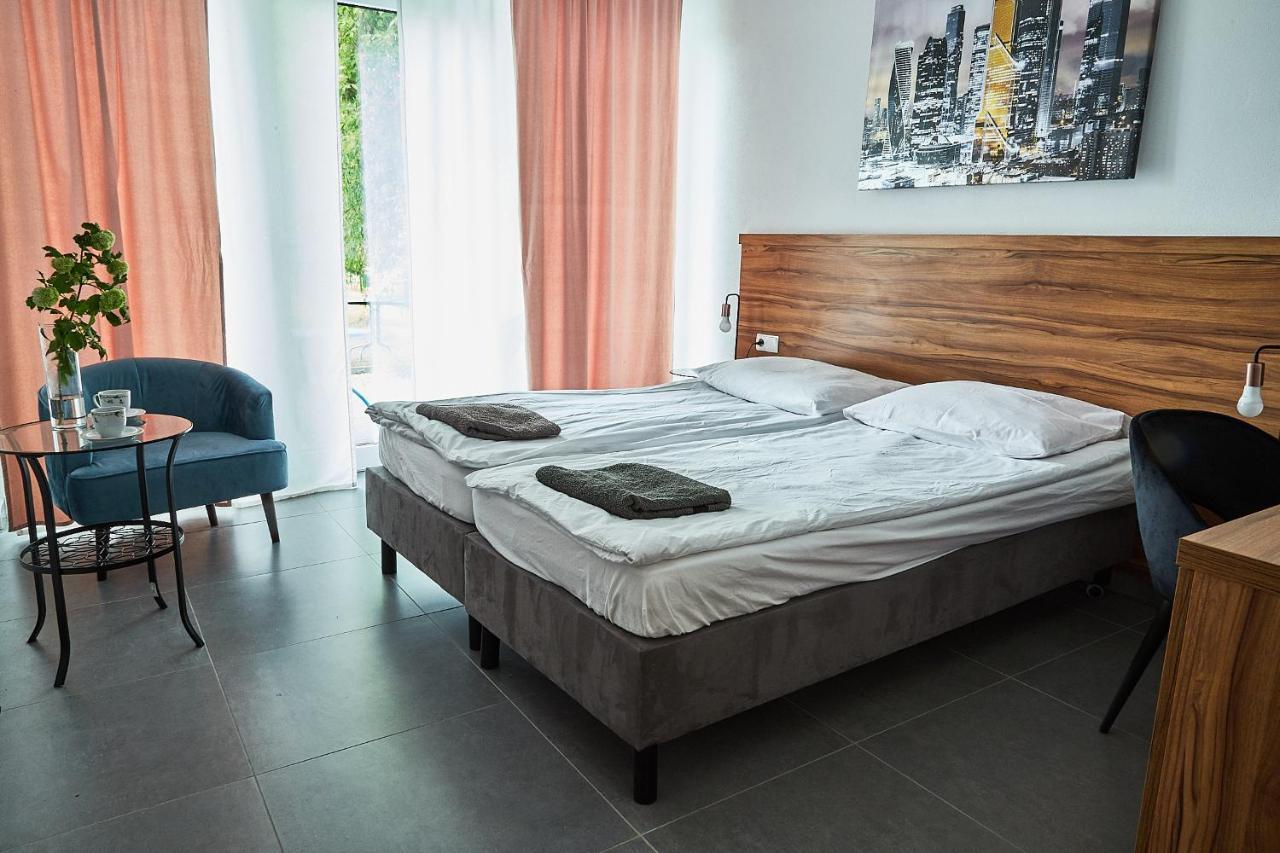 Sadova Park Villa Ślesin Eksteriør billede