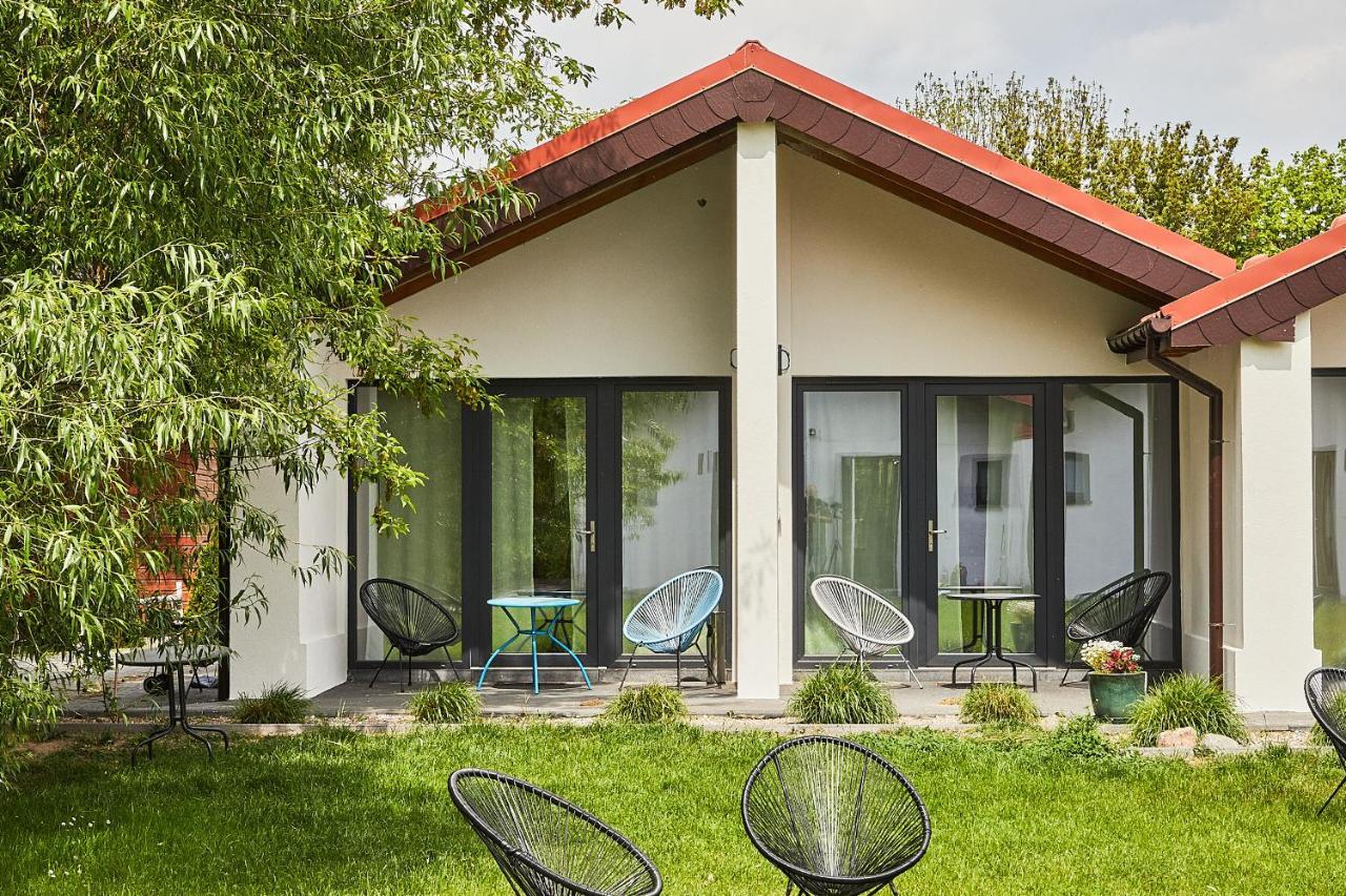 Sadova Park Villa Ślesin Eksteriør billede