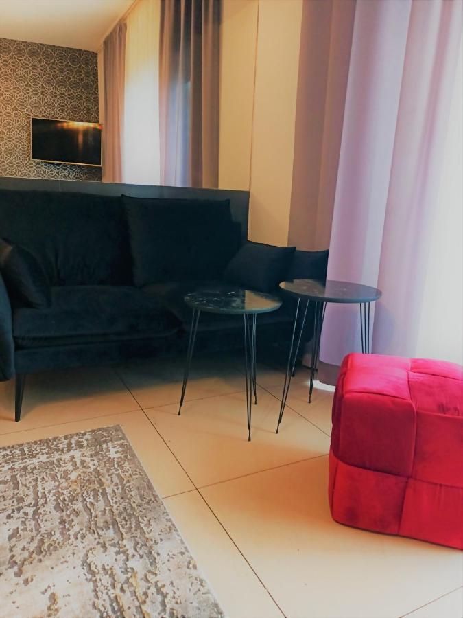 Sadova Park Villa Ślesin Eksteriør billede