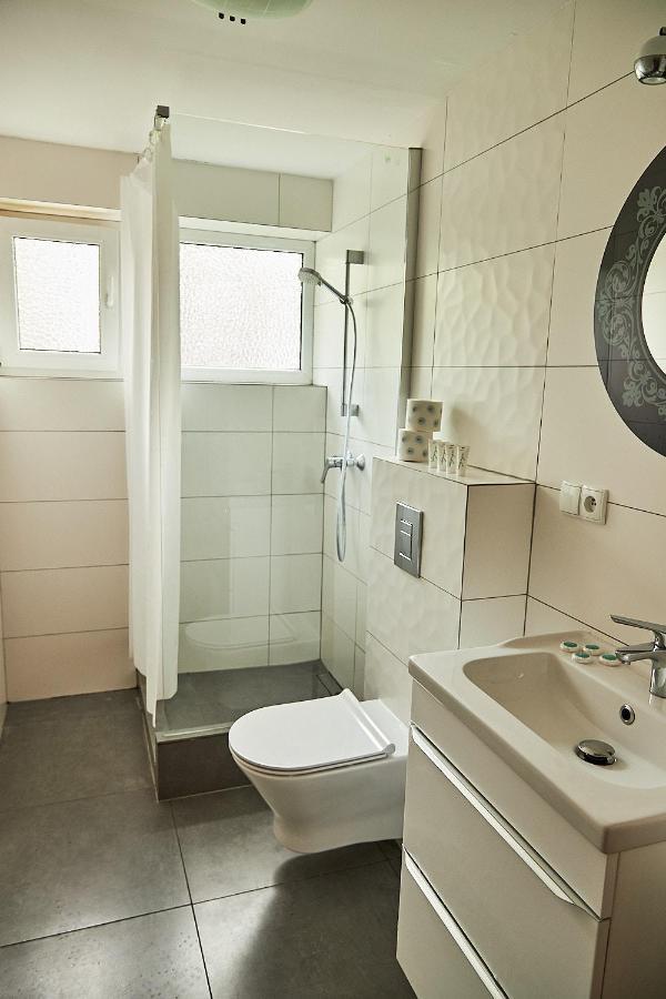 Sadova Park Villa Ślesin Eksteriør billede