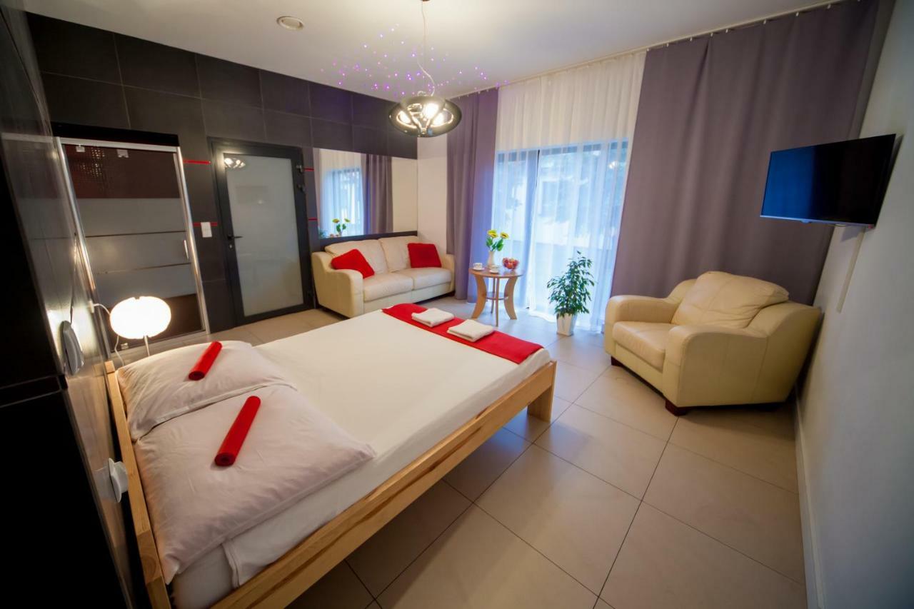 Sadova Park Villa Ślesin Eksteriør billede